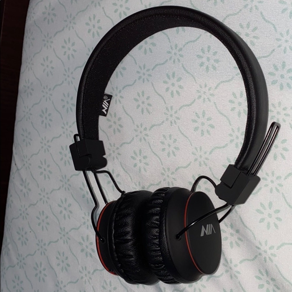 Wireless headphones